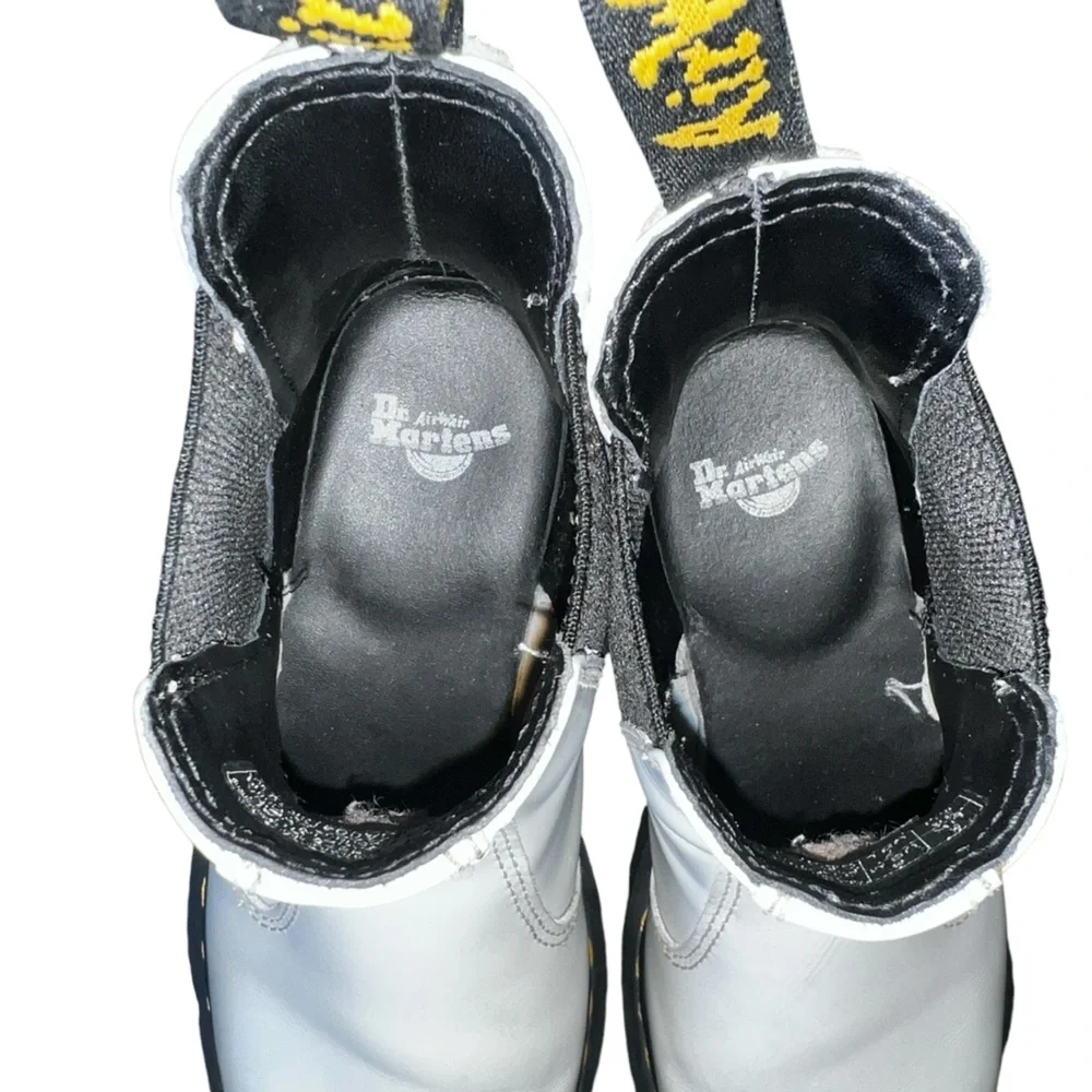 Dr Martens 2976 Quad Chelsea Boot Women’s size 7
